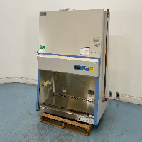 Thermo 1300 Series A2 4' BioSafety Cabinet image 0